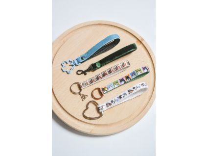 Přívěsky se stuhou