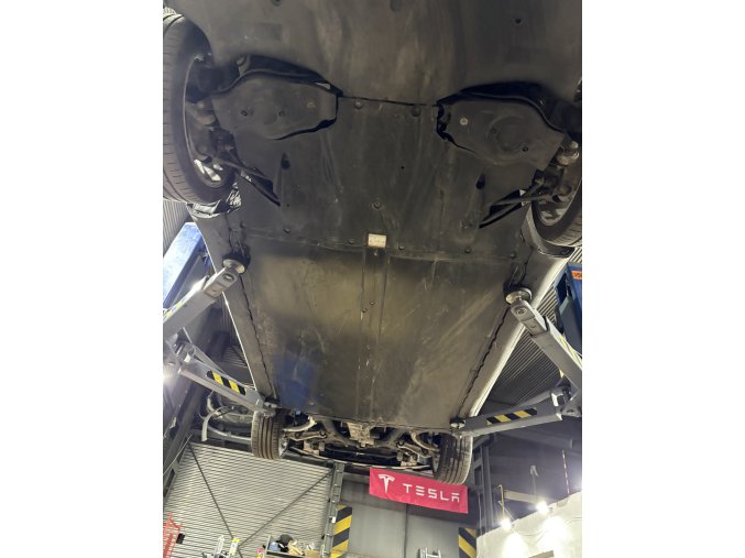 Výměna HV baterie Tesla Model 3 / Y