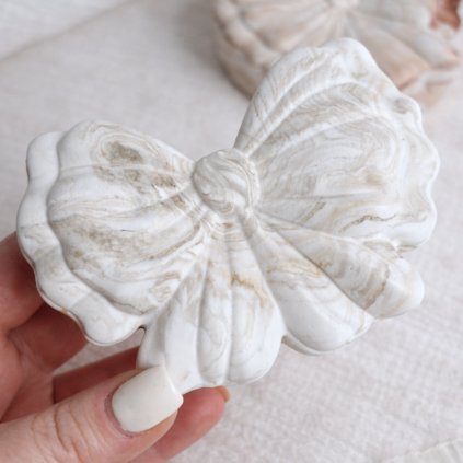 568817EF 62AF 4F9F A354 024DC8C4C0BE