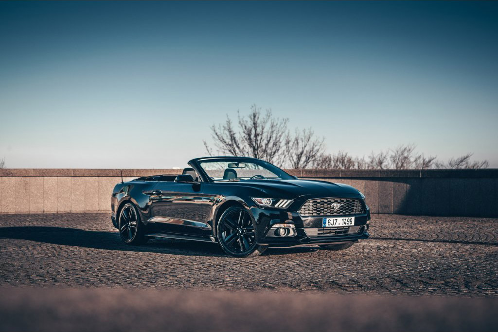FORD MUSTANG CABRIO