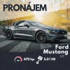Ford Mustang GT v podzimu