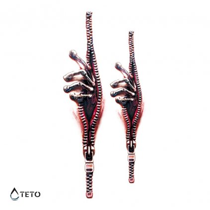 Hand in zipper - set