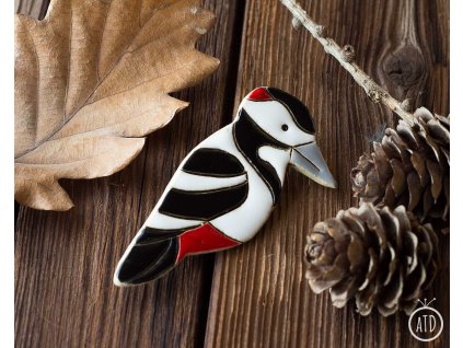 Strakapoud keramická brož