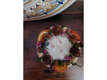 vánoční svíčka ZIMNÍ SNĚHOVÁ VÍLA 570 g