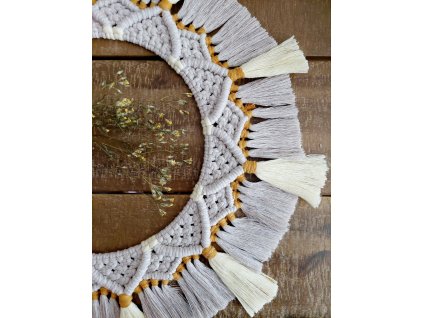 Macramé mandala SOL