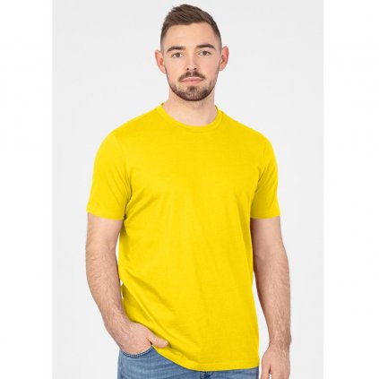 tričko Jako žlutá na postavě zepředu