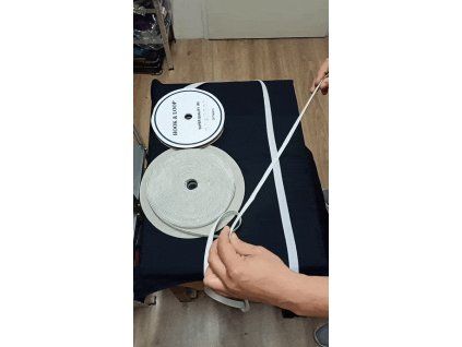 33728 2 zip elasticky 20 mm barva bila metraz