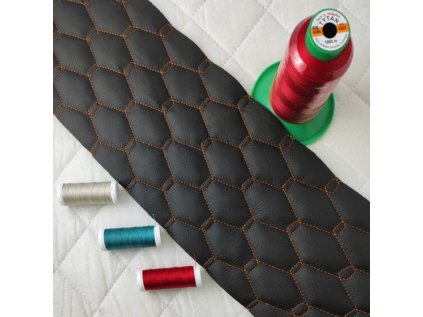 Ekokůže GEO barva černopomeránčová prošívaná nitěmi 1,45 m x 0,58 m