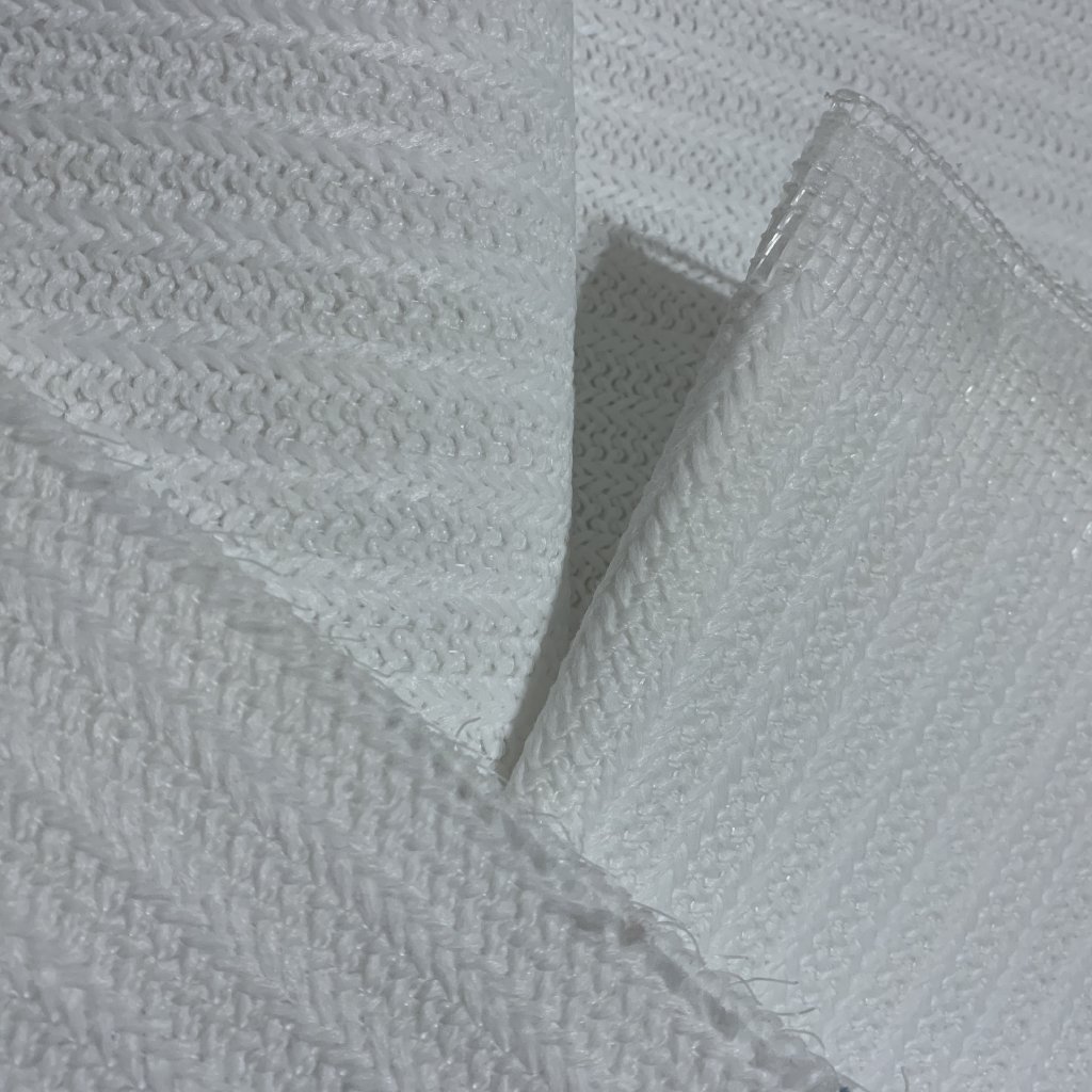 Bílý polyester, podlep netkaná mřížka 2