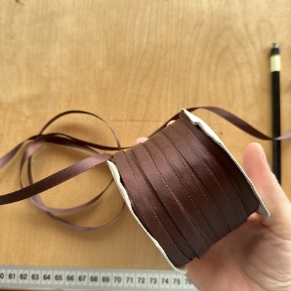Stuha hnědá, 7mm