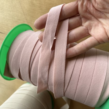 Prádlová pruženka růžová 1,5cm šíře