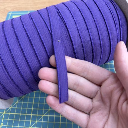 Vzorek - Prádlová pruženka 1cm šíře tm. fialová