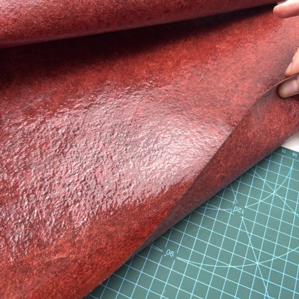 Malai plát Madder red glossy lesklý 120x80cm 500g/m2
