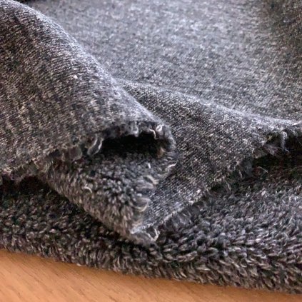 Svetrovina šedá žíhaná s beránkem, polyester