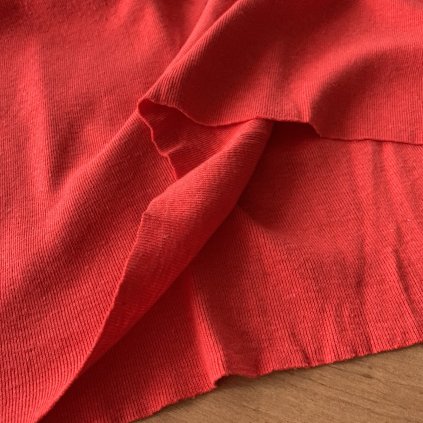 Červený retro úplet jemné žebro, tunel, bavlna v celém kuse místě čefný nopek viz foto