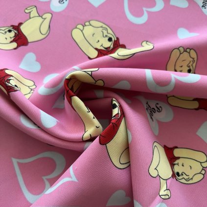 Vzorek - Dekorační polyesterová látka, medvídek Pú na růžové