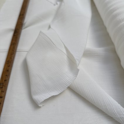 Vzorek - Bílý viskózový krep, lehká šatovka Maytex