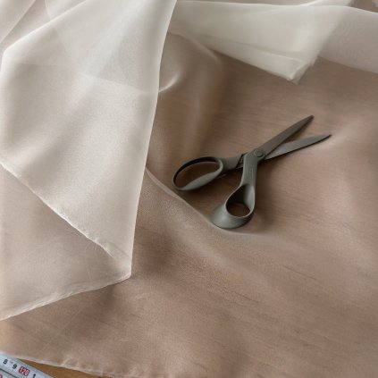 Organza krémová, synt.vl.