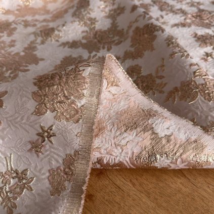 Brokát pudrový metalické květy
