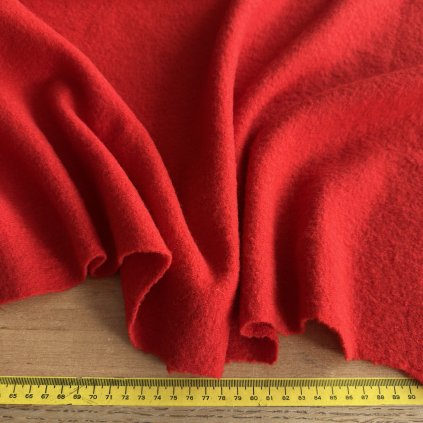 Vlněné bouclé červené 60%vss/40%vlna
