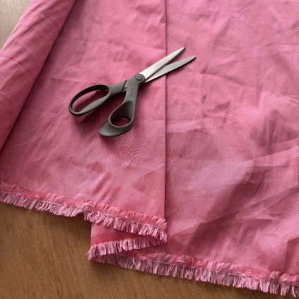 Taft růžový, syntetická vlákna