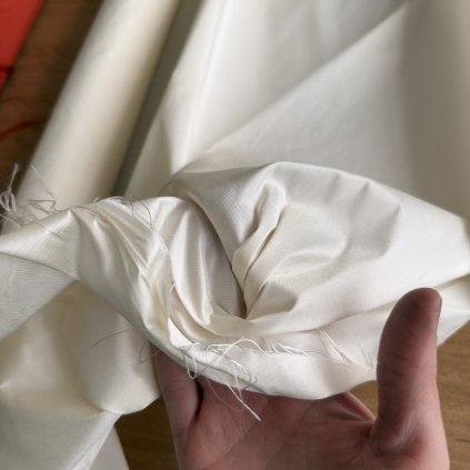 Hedvábný taft off white