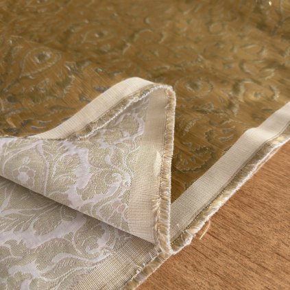 Brokát bílo zlatý florální vzor