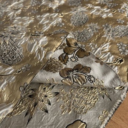 Brokát zlatý s ananasy