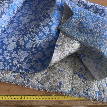 Třpytivý brokát modro stříbrný