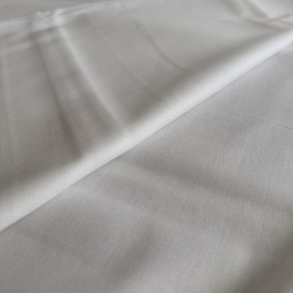 Bavlněný satén pružný s elastanem, krémová bílá