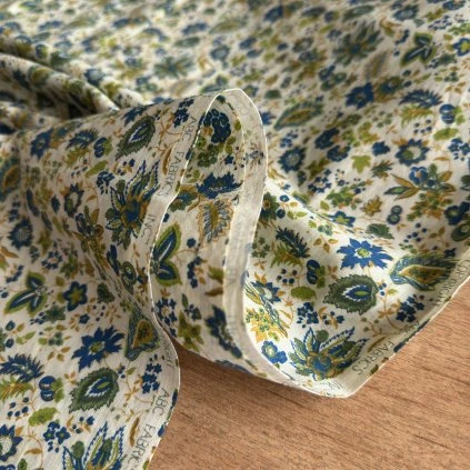 Lehké bavlněné plátno, drobné retro květy