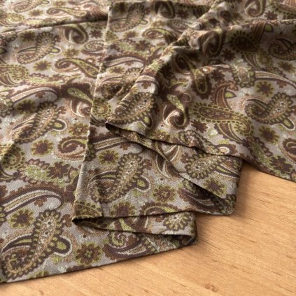 Viskózová šatovka khaki-hnědý paisley vzor