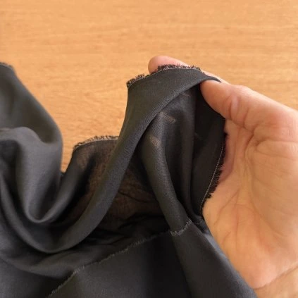 Lehký černý popelín bavlna