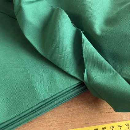 Pevné zelené plátno 65%PES 35%bavlna