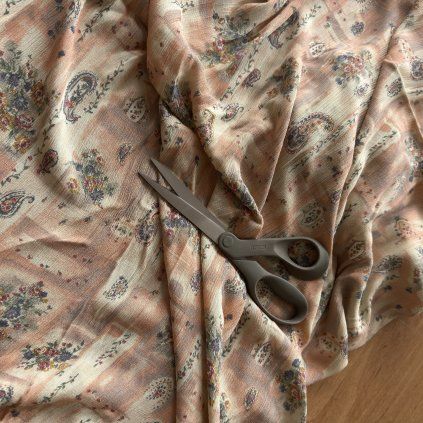 Mušelín / krep retro vzor vss