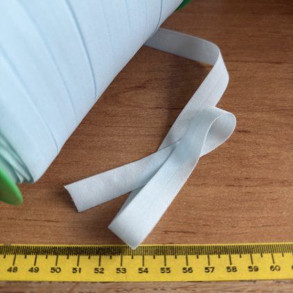 Prádlová lemovací pruženka světle modrá 1,5 cm