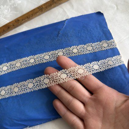 Vintage bavlněná krajka šíře 2 cm typ 21