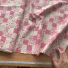 Vzorek - Bavlněné plátno patchwork růžové kostky s květy