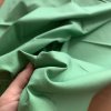 Těžší zelené pevné bavlněné plátno barva hrášková