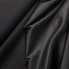 Černý satén, pružný, lesk