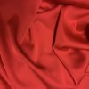 Svůdný červený satén, lehce pružný, imitace hedvábí