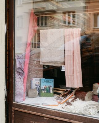 Je to měsíc, co jsme se přestěhovali do nového 🥳 Od naší nejmilejší @karolina_ketmanova máme krásné fotky, které vám...