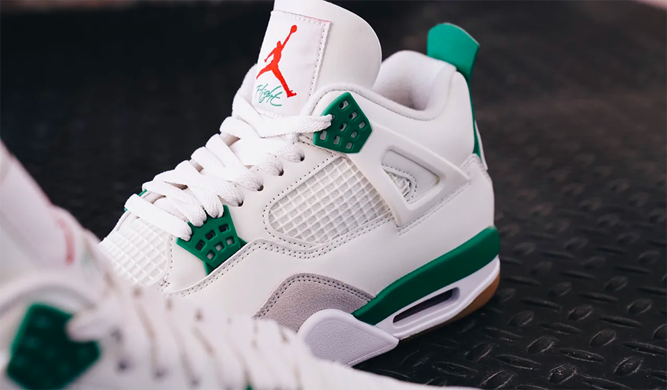 Pojďme se podívat na Nike SB x Air Jordan 4 "Pine Green"