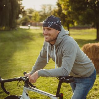 👉 Znáte naše božské funkční čepice? ✌️jsou určené pro přechodné období 👉 skvěle sedí i pod přilbou 🚴‍♂️ oceníte je jak při...