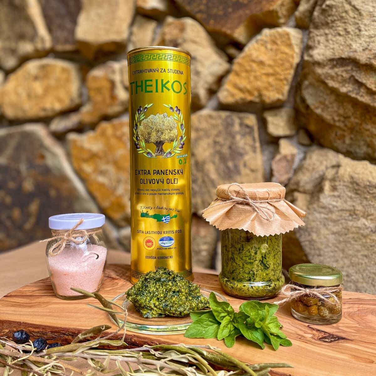 Domácí pesto z medvědího česneku - recept s olivovým olejem