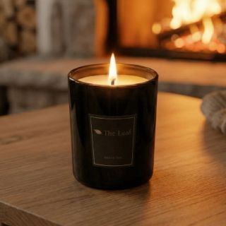 🕯️✨ Dopřejte si teplo domova, i když venku panuje mráz. ❄️Naše zimní novinka přináší hřejivé světlo a jemnou vůni, která...