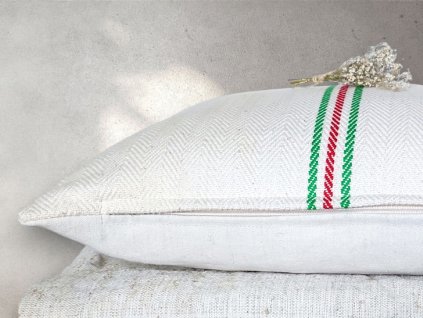 természetes vászon párnahuzat pamut és lenből zöld és piros csíkkal középen