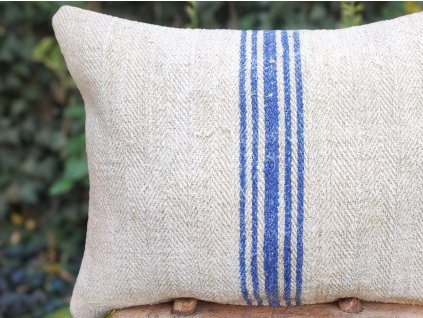 középen középkék csíkos kendervászon párnahuzat 33x44cm