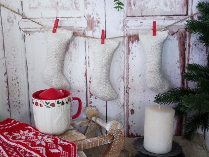 mini csipeszes mikulás zoknik füzéren