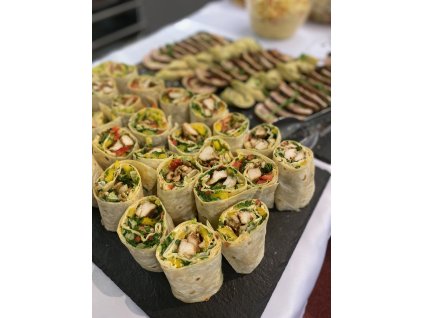 Mini tortilly s kuřecími stripsy